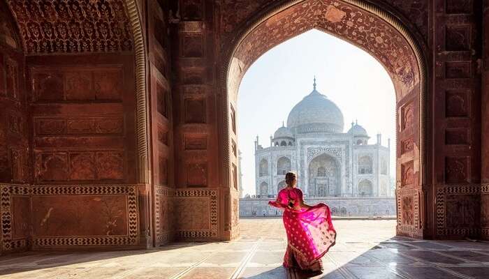 Tour Guide in Agra
